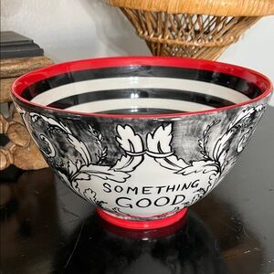 ANTHROPOLOGIE MOLLY HATCH SOMETHING GOOD FELICITATION

FOOTED SERVING BOWL